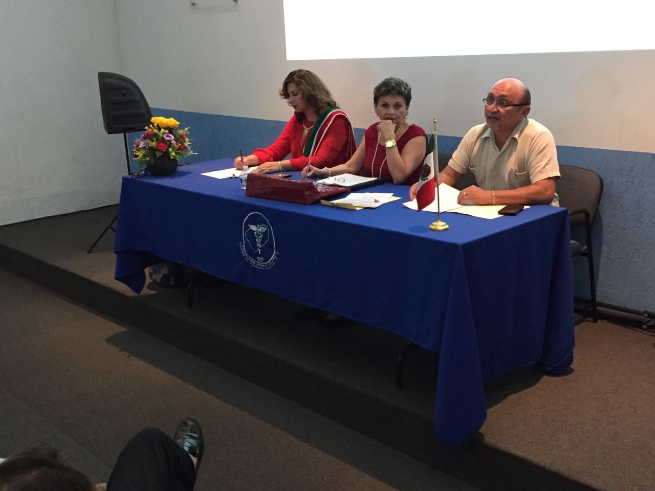 Sesión de septiembre y entrega de reconocimientos